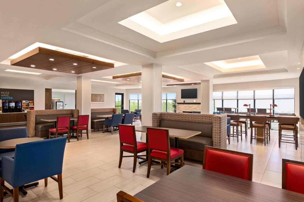 Holiday Inn Express & Suites Denver Airport By Ihg Exteriör bild