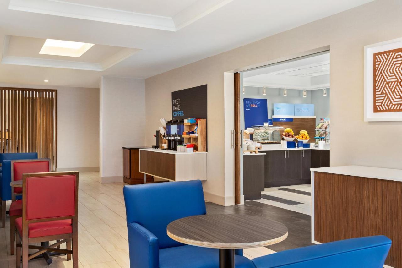 Holiday Inn Express & Suites Denver Airport By Ihg Exteriör bild